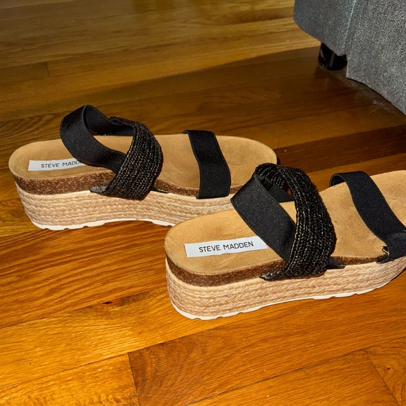 Steve Madden Jaklin Platform Sandals - Picture 2 of 4